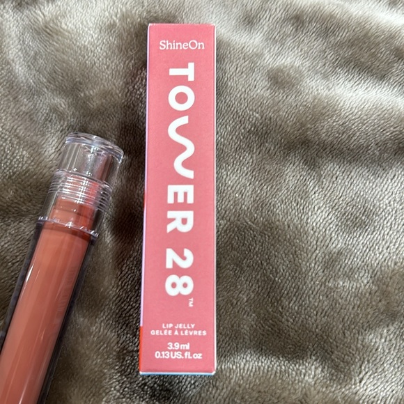 Lip Gloss - Picture 8 of 9